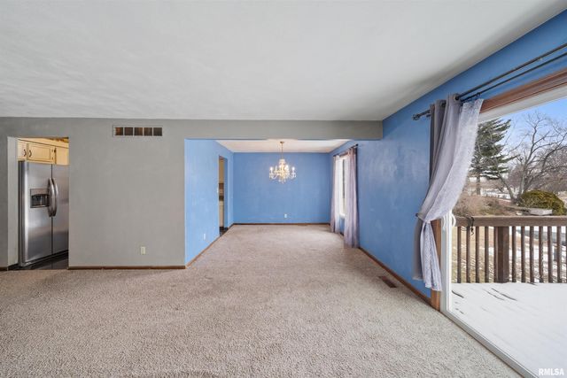 306 N STONE CHURCH Road, Peoria, IL 61604