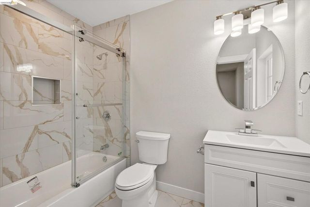 6105 Oakdale Ave, Oakland, CA 94605