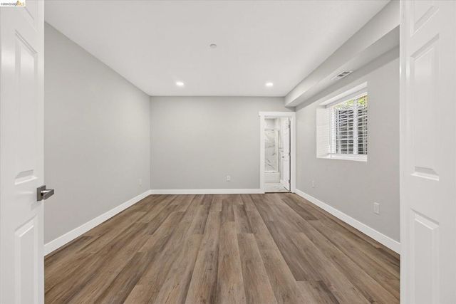 6105 Oakdale Ave, Oakland, CA 94605