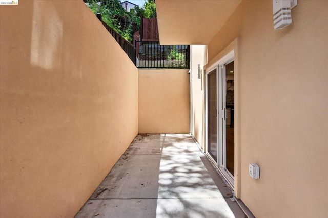 6105 Oakdale Ave, Oakland, CA 94605