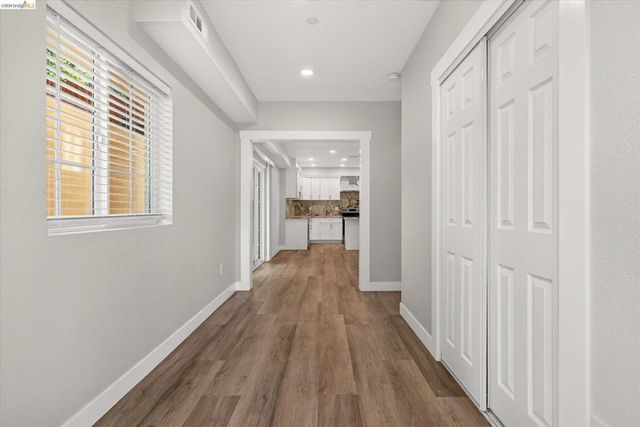 6105 Oakdale Ave, Oakland, CA 94605
