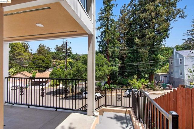 6105 Oakdale Ave, Oakland, CA 94605