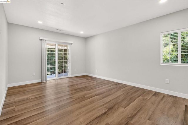 6105 Oakdale Ave, Oakland, CA 94605