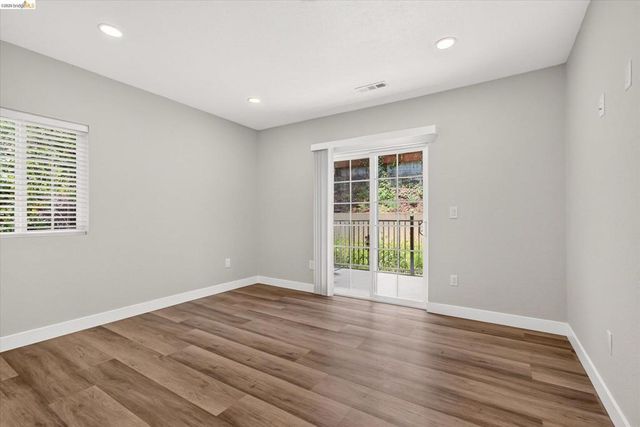 6105 Oakdale Ave, Oakland, CA 94605