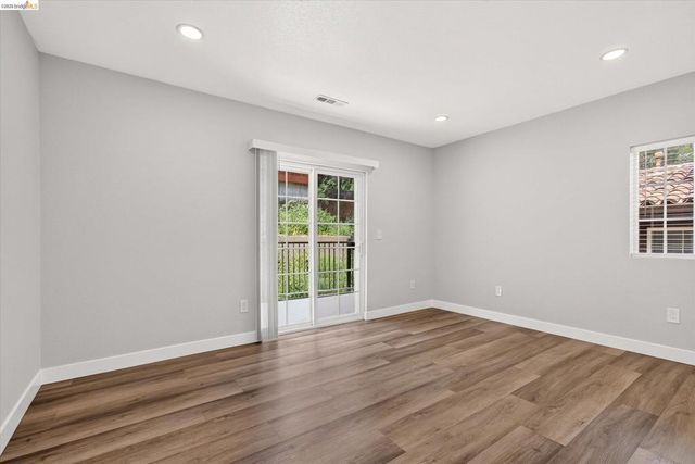 6105 Oakdale Ave, Oakland, CA 94605