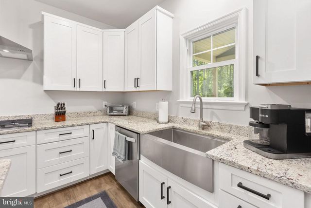1098 LAKE FOREST DR, Mineral, VA 23117