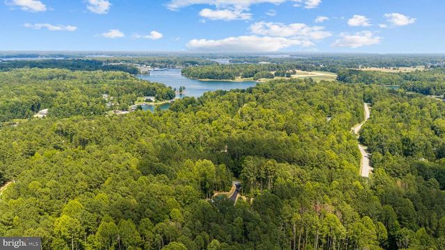 1098 LAKE FOREST DR, Mineral, VA 23117