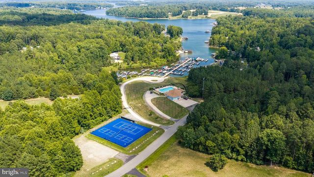 1098 LAKE FOREST DR, Mineral, VA 23117