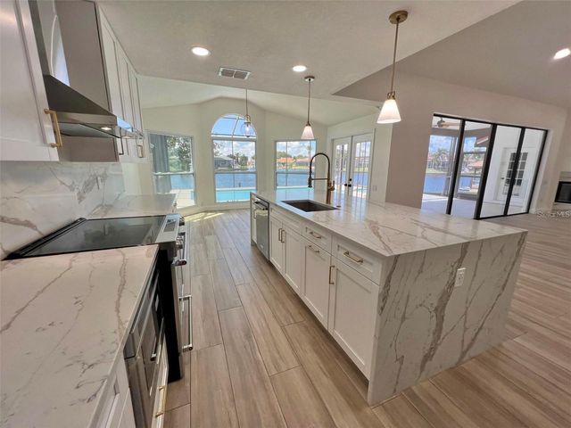 4804 LONGWATER WAY, Tampa, FL 33615