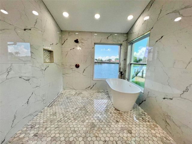 4804 LONGWATER WAY, Tampa, FL 33615