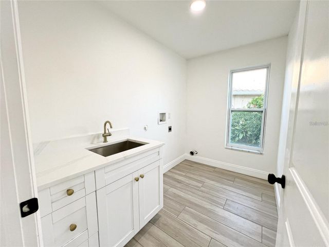 4804 LONGWATER WAY, Tampa, FL 33615