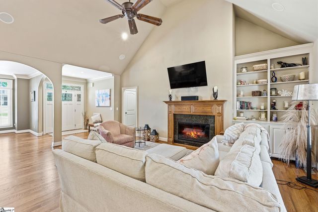 32 Arbor Glen Court, Taylors, SC 29687