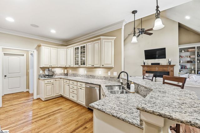 32 Arbor Glen Court, Taylors, SC 29687