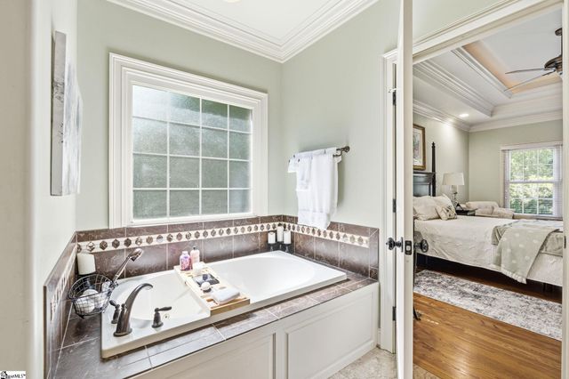 32 Arbor Glen Court, Taylors, SC 29687