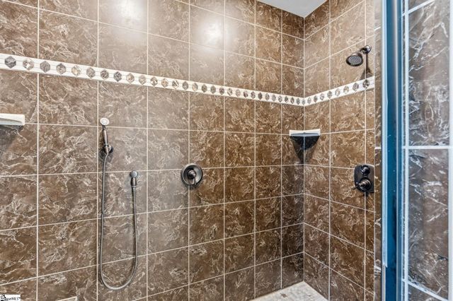 32 Arbor Glen Court, Taylors, SC 29687