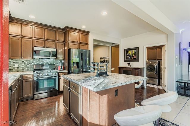 972 Via Canale Drive, Henderson, NV 89011