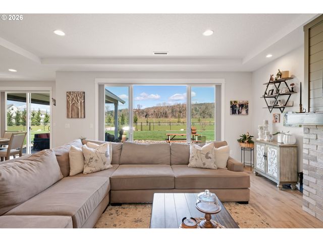 136 KLAZINA Ct, Woodland, WA 98674