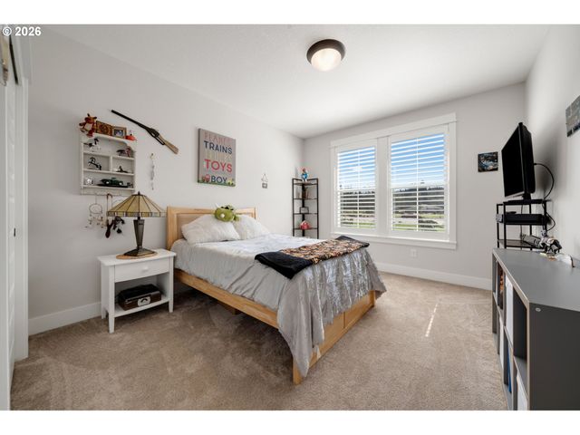 136 KLAZINA Ct, Woodland, WA 98674