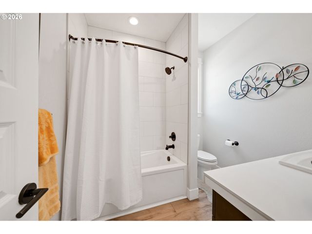 136 KLAZINA Ct, Woodland, WA 98674