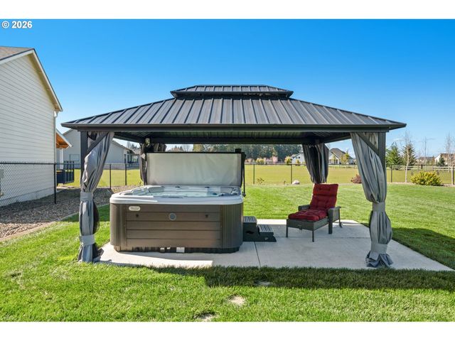 136 KLAZINA Ct, Woodland, WA 98674