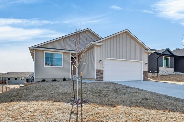 2710 22nd Street SW, Altoona, IA 50009