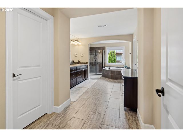 12973 Nw ETHAN Dr, Portland, OR 97229