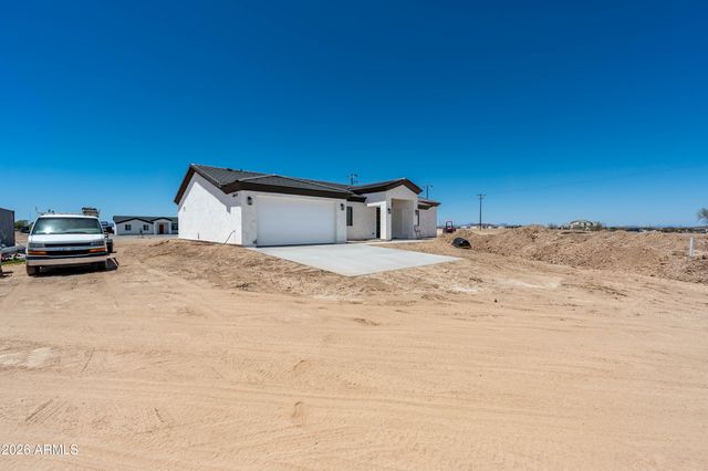 2228 S HASSAYAMPA Road, Tonopah, AZ 85354