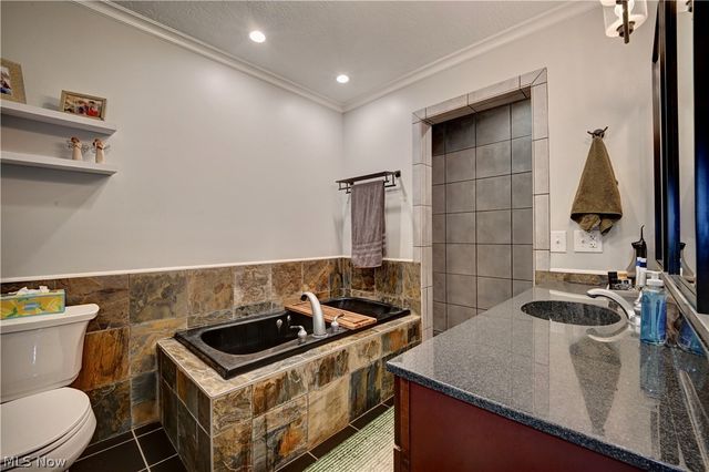 104 Pinedale Drive, Dover, OH 44622