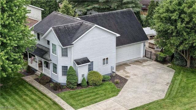 104 Pinedale Drive, Dover, OH 44622