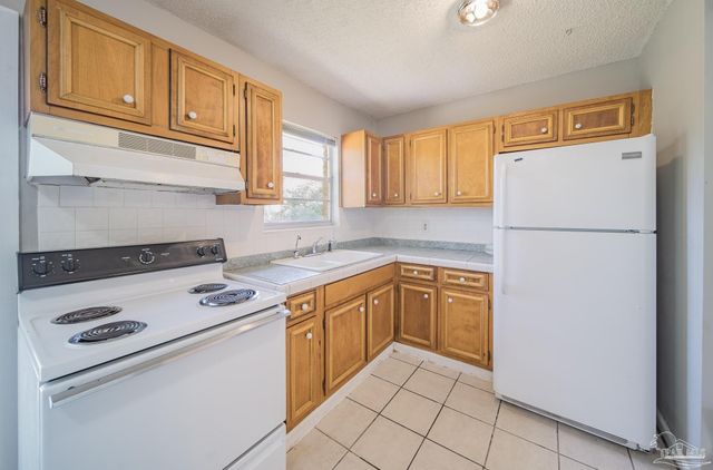 7010 E Oakfield Rd, Pensacola, FL 32503