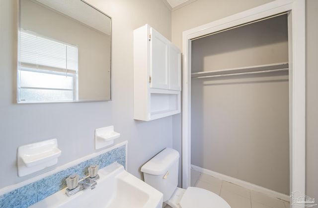 7010 E Oakfield Rd, Pensacola, FL 32503