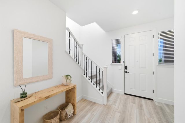 10517 Etude Way, Elk Grove, CA 95757