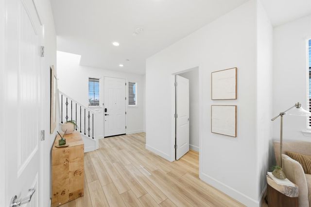 10517 Etude Way, Elk Grove, CA 95757