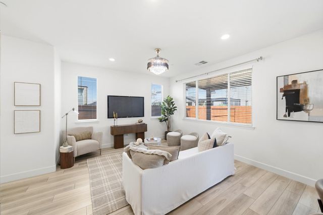 10517 Etude Way, Elk Grove, CA 95757