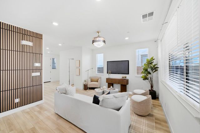 10517 Etude Way, Elk Grove, CA 95757