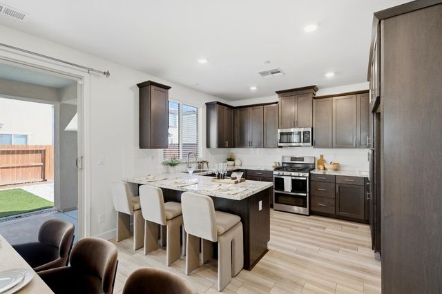 10517 Etude Way, Elk Grove, CA 95757