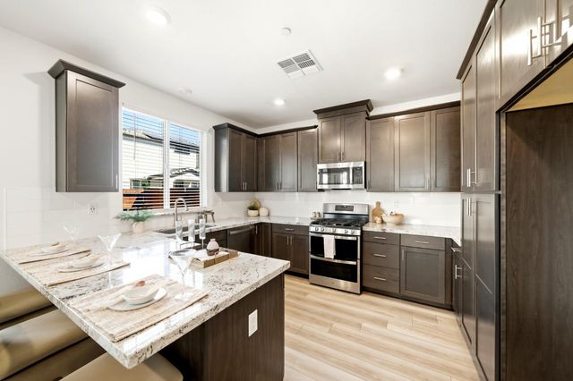 10517 Etude Way, Elk Grove, CA 95757