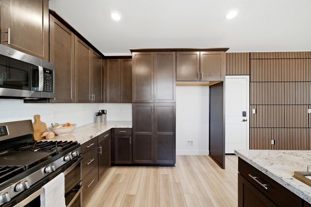 10517 Etude Way, Elk Grove, CA 95757