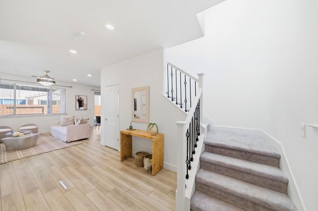 10517 Etude Way, Elk Grove, CA 95757