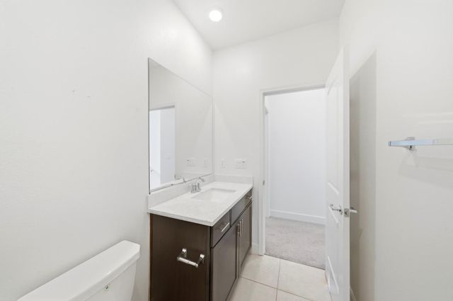 10517 Etude Way, Elk Grove, CA 95757