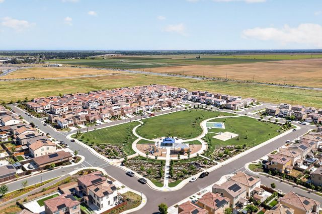 10517 Etude Way, Elk Grove, CA 95757