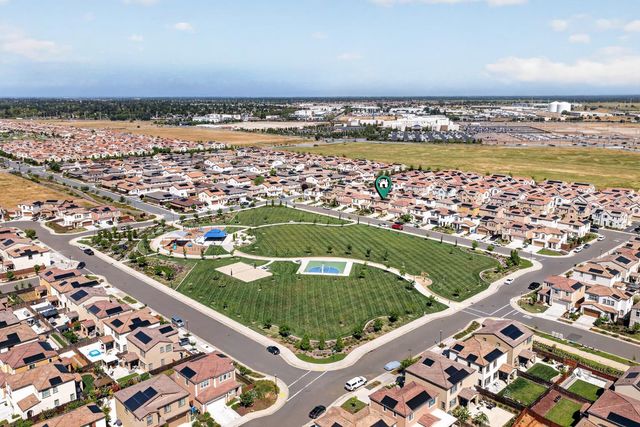 10517 Etude Way, Elk Grove, CA 95757