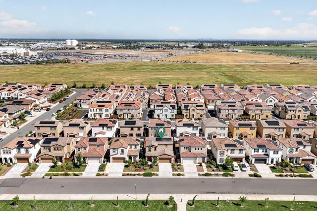 10517 Etude Way, Elk Grove, CA 95757