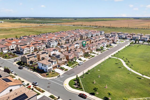 10517 Etude Way, Elk Grove, CA 95757