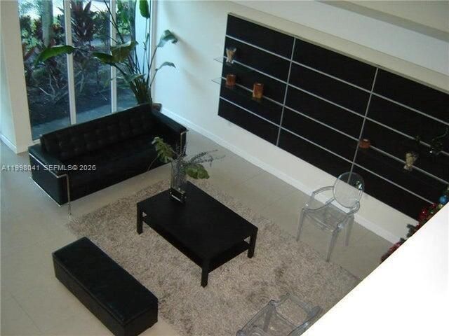 120 Lakeview Dr 209, Weston, FL 33326