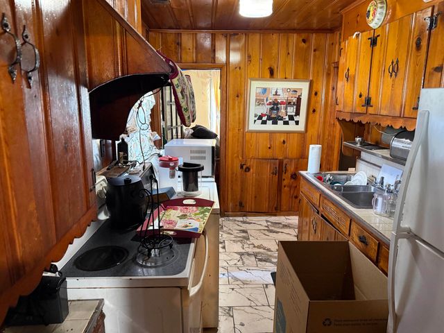 857 MAPLE DR, Memphis, TN 38108