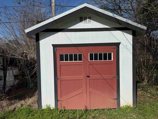 857 MAPLE DR, Memphis, TN 38108