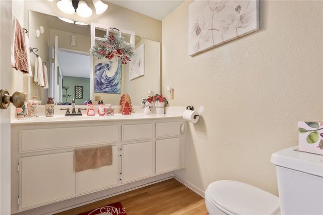 3027 W Avenue J4, Lancaster, CA 93536