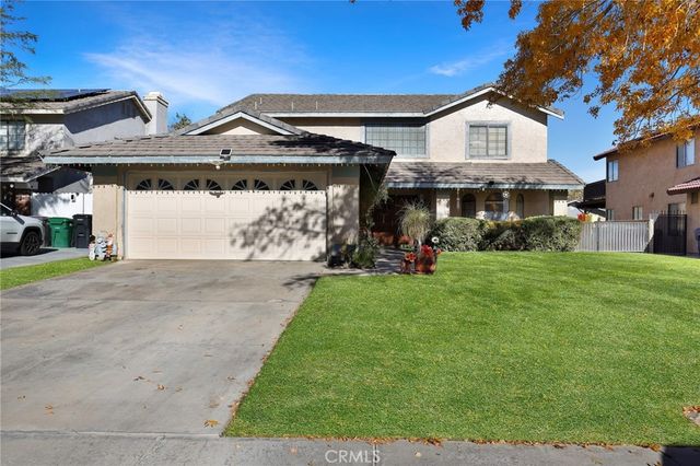 3027 W Avenue J4, Lancaster, CA 93536