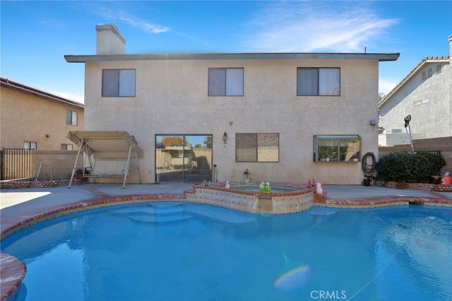 3027 W Avenue J4, Lancaster, CA 93536